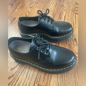 Like New Dr Martens Smooth Leather Platform Oxfords